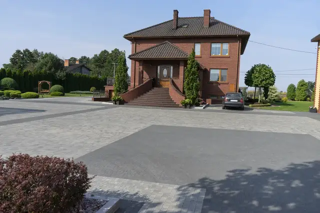 Jaka gruba kostka na podjazd? Sprawdź, by uniknąć problemów z nośnością