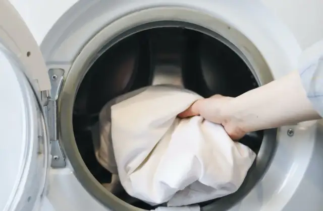 Czy swetry można suszyć w suszarce? Oto co musisz wiedzieć, aby nie zniszczyć tkaniny