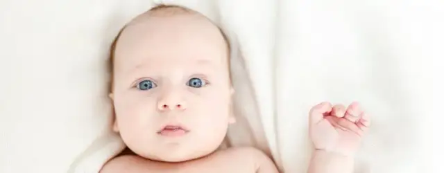 Kiedy dziecko zaczyna widzieć po porodzie? Etapy rozwoju wzroku noworodka