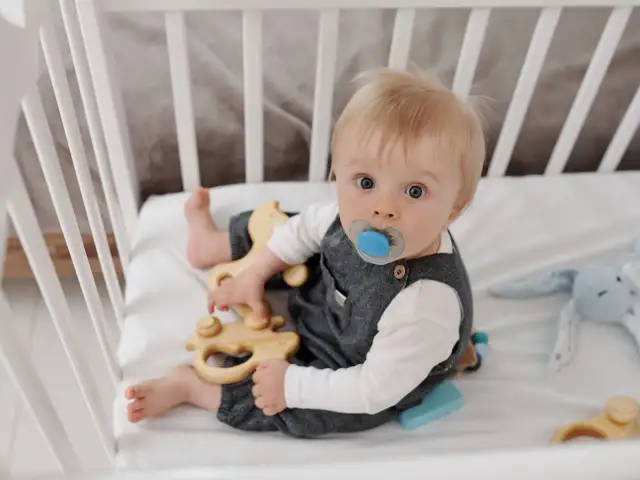 Jakie zabawki dla 9 miesięcznego dziecka są najbezpieczniejsze i rozwijające?
