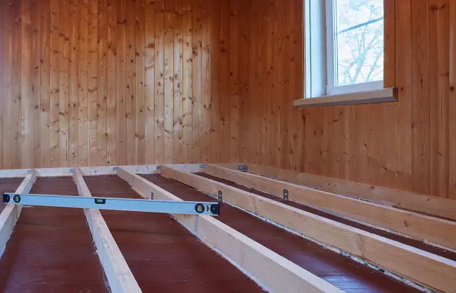 Wylewka czy legary: które rozwiązanie jest lepsze dla Twojej podłogi?