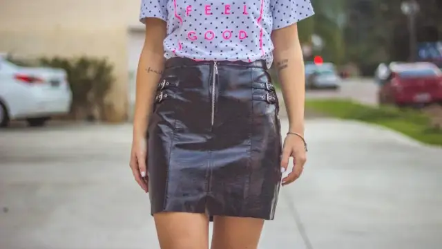 Jakie bluzki do spódnicy – najlepsze stylizacje, które zaskoczą każdego