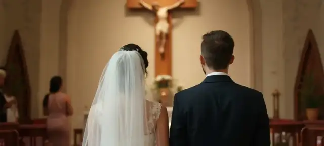 Czy mieszkanie przed ślubem to grzech? Odkryj moralne dylematy