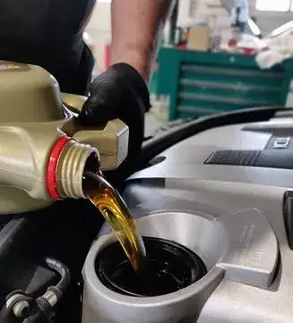 Ile naprawdę kosztuje wymiana oleju z filtrami? Sprawdź, jak nie przepłacić!