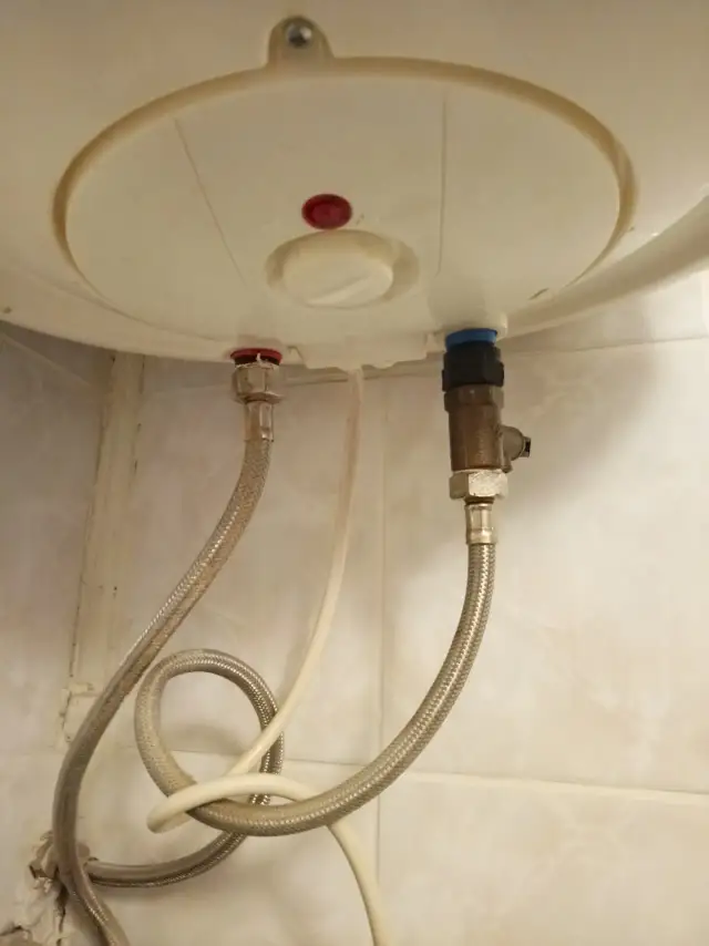 Jak samodzielnie sprawdzić grzałkę w bojlerze i uniknąć kosztownych napraw