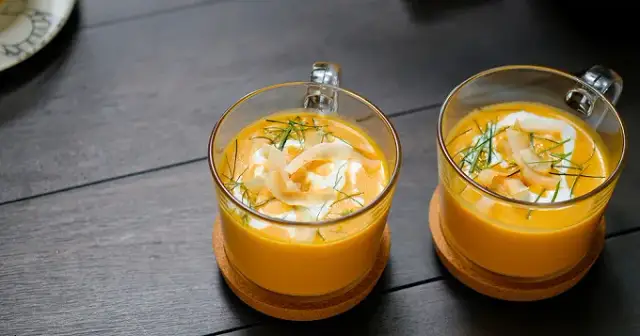 Recette de soupe butternut patate douce lait de coco crémeuse et savoureuse