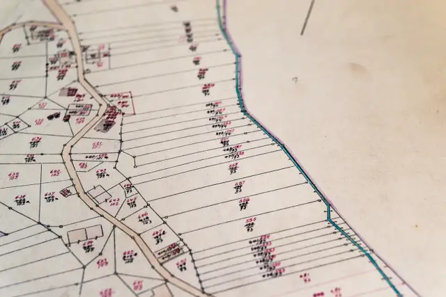 Czy grunt to nieruchomość? Poznaj prawne definicje i różnice