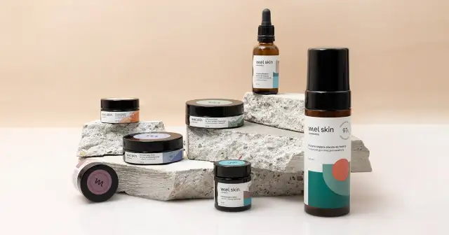 Melo rewitalizujące serum do twarzy – skuteczne na zmęczoną skórę