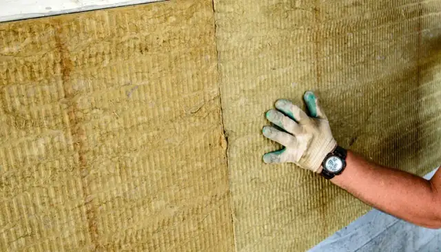 Wełna czy styropian na elewację: Porównanie i wybór materiału