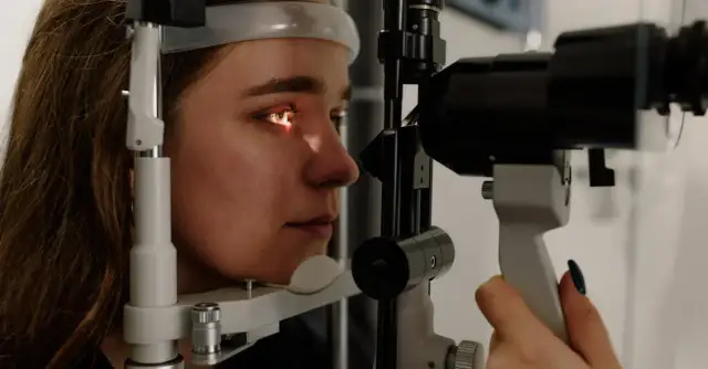 Zniżki na samochody dla mundurowych i nauczycieli - Jakie są dostępne oferty?