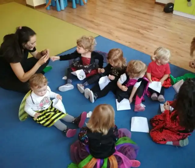 Jak wygląda kurs opiekunki w żłobku? Wszystko, co musisz wiedzieć o szkoleniu