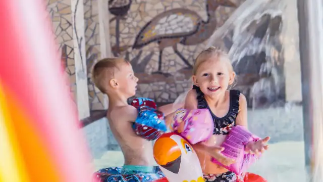 Gdzie warto pojechać z małym dzieckiem? Sprawdź najlepsze rodzinne destynacje!