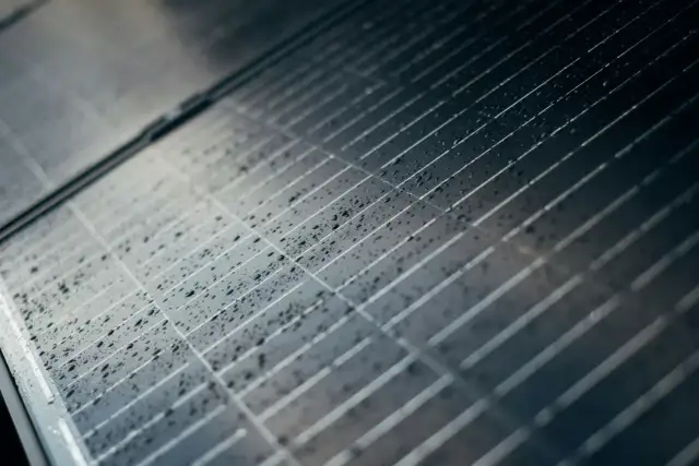 Wpływ orientacji i nachylenia dachu na wydajność instalacji fotowoltaicznej