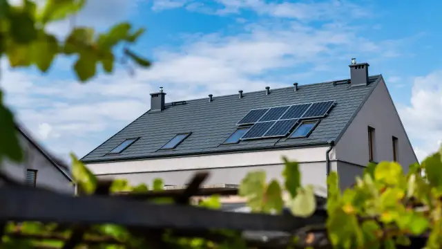 Po ile sprzedaje się prąd z fotowoltaiki? Sprawdź aktualne ceny!