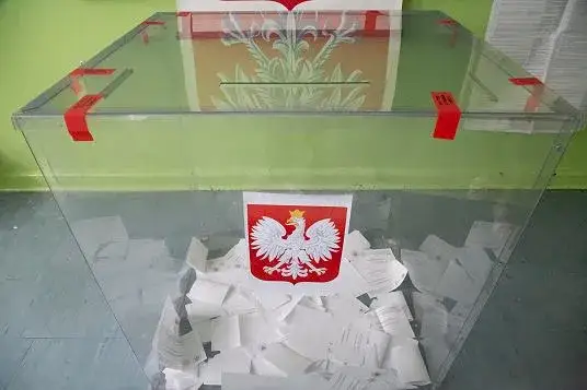 Czy PiS sfałszuje wybory? Analiza obaw i dowodów na fałszerstwa