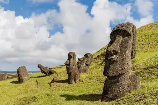 Planifica tu viaje a isla de pascua: consejos, paquetes y vuelos económicos