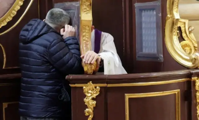 Jakie grzechy się mówi na spowiedzi? Nie popełniaj tych błędów