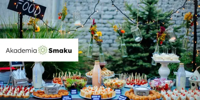 Skąd nazwa szwedzki stół? Odkryj jego fascynującą historię