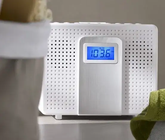 Jakie radio do łazienki wybrać? 7 kluczowych cech i porad