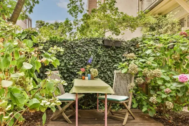 Jak urządzić mały taras – praktyczne porady na każdą przestrzeń