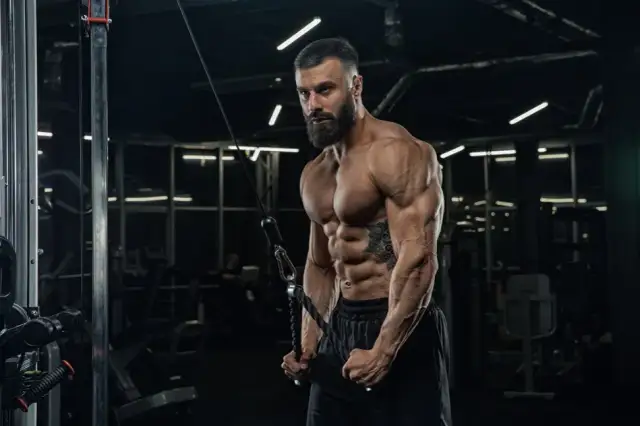 Ile ćwiczeń na triceps? Odkryj skuteczne metody treningowe