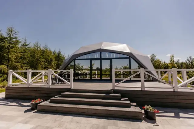 Ile kosztuje namiot glampingowy? Ceny, które zaskoczą każdego