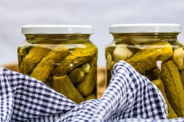 Sennik ogórki kiszone w słoiku - co zwiastuje ten tajemniczy symbol?