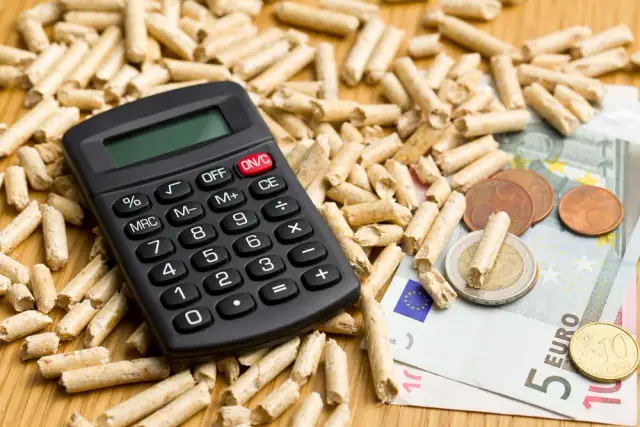 Ile naprawdę kosztuje tona pelletu? Sprawdź, jak nie przepłacić za opał
