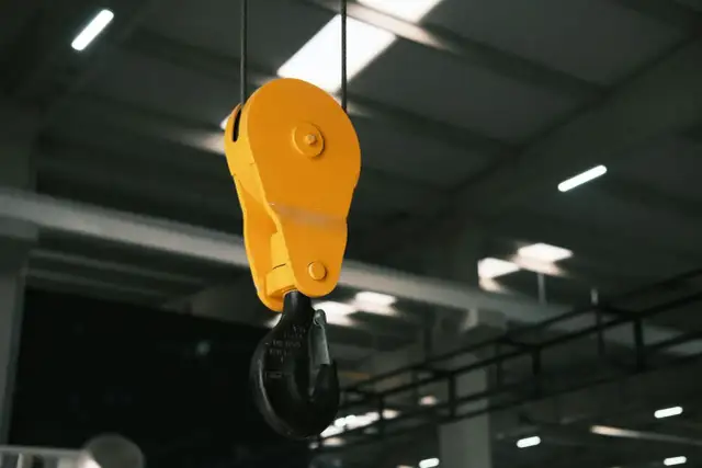 Wciągarki i wyciągarki budowlane – co warto o nich wiedzieć?