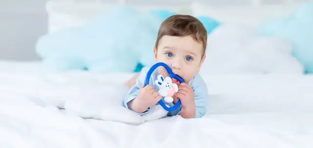 Jak wygladaja kupki przy ząbkowaniu? Co powinno niepokoić rodziców?