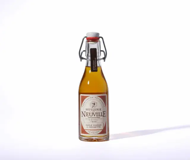 Huile de noisette grillée : bienfaits, recettes et secrets culinaires