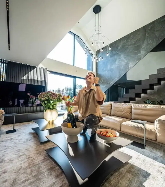 Gdzie mieszka Friz? Sprawdź aktualne miejsce zamieszkania i jego historię