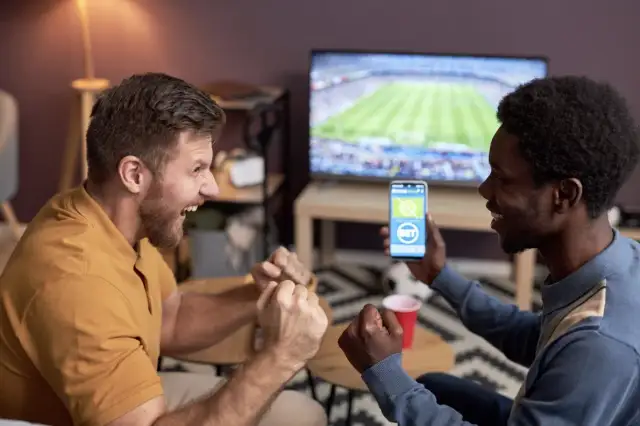 Dlaczego ta platforma sportowa to idealne miejsce dla fanów piłki nożnej