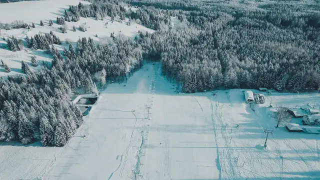 Stoki narciarskie Dolny Śląsk - najlepsze miejsca na narty w regionie