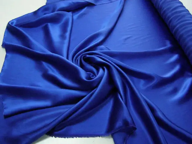 Czy bawełna się rozciąga? Odkryj fakty, które zaskoczą każdego