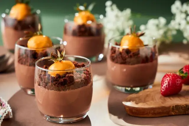 Pomysły na pyszne desery z budyniu czekoladowego, które zaskoczą
