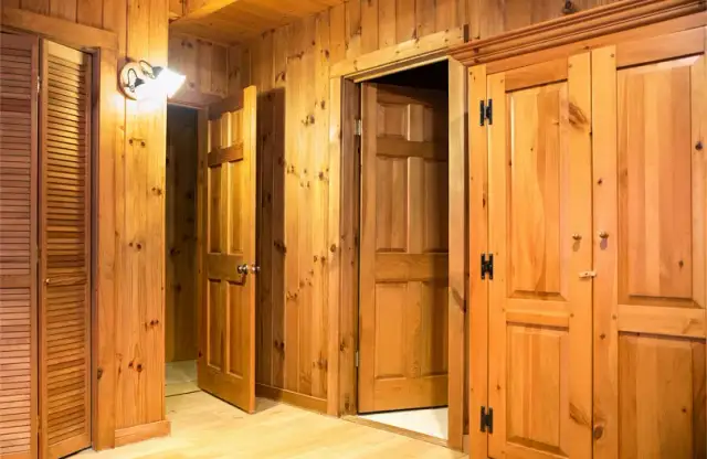 Jak pomalować boazerię drewnianą, aby uzyskać trwały i piękny efekt