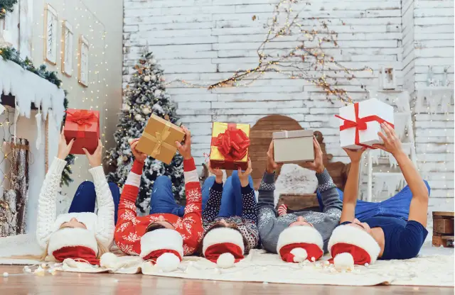 Co dla dziecka pod choinkę? Najlepsze pomysły na prezenty świąteczne
