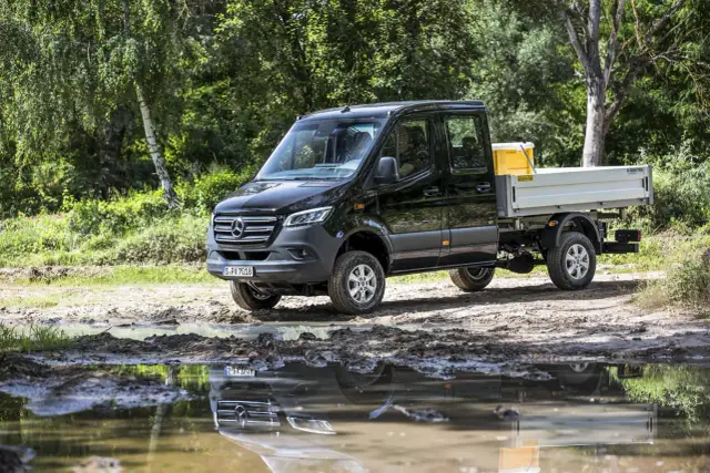 Mercedes-Benz Sprinter 4x4: kluczowe informacje o technice i zastosowaniach