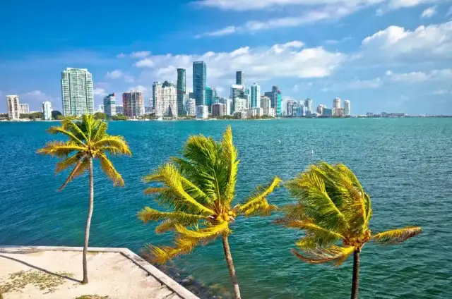 Ile trwa lot do Stanów Zjednoczonych? Sprawdź czas podróży i trasy