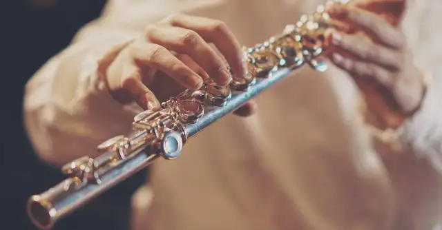 Jak zagrać gamę na flecie - proste kroki dla początkujących