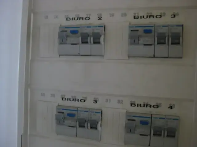 Bezpieczniki w domu: Ochrona przed niebezpiecznymi awariami elektrycznymi