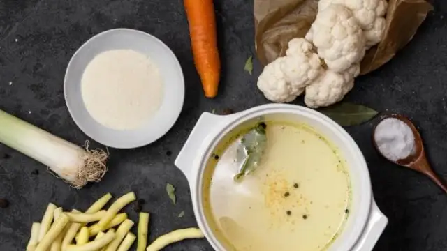 Jakie przyprawy do zupy kalafiorowej, aby uzyskać wyjątkowy smak?