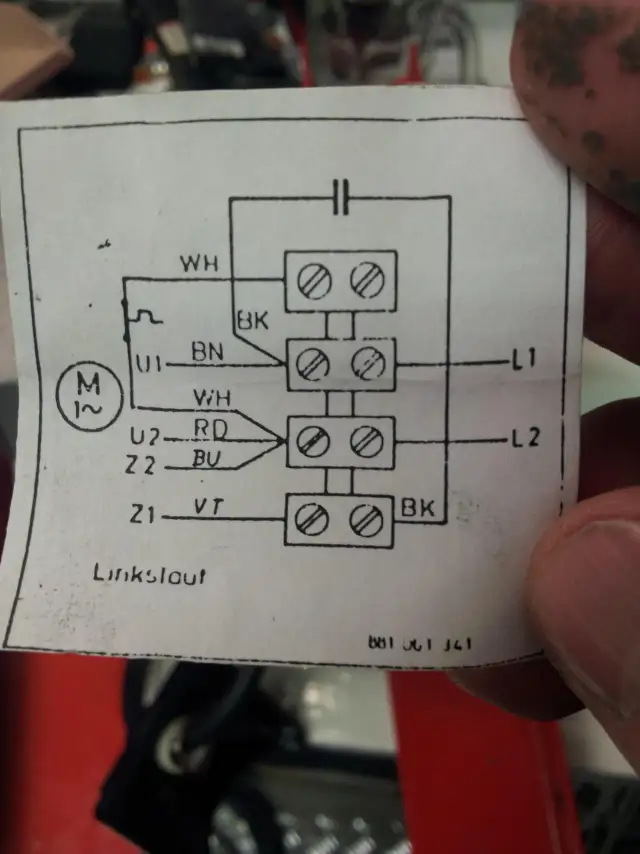 Jak bezpiecznie zmienić kierunek obrotów silnika jednofazowego – krok po kroku