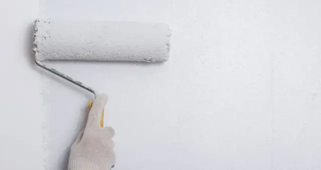 Po jakim czasie malować po gruntowaniu, aby uniknąć błędów i zniszczeń