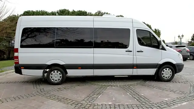 Ile kosztuje wynajem busa z kierowcą? Poznaj ukryte koszty i cenniki