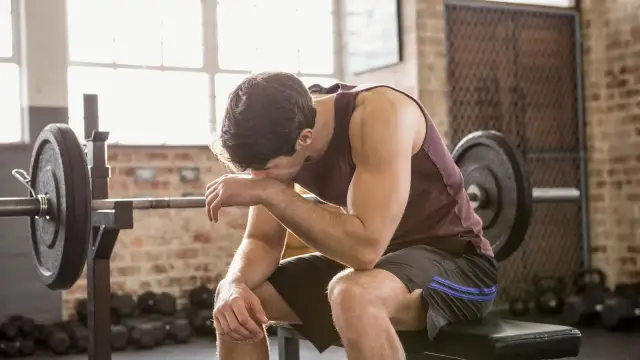 Czy ćwiczyć do upadku mięśniowego? Odkryj ryzyko i korzyści