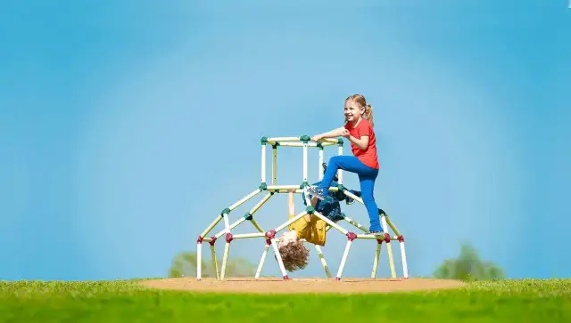 Co można kupić 4 latkowi pod choinkę, aby sprawić mu radość?