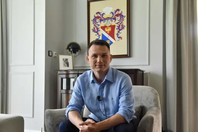Jak mieszka Sławomir Mentzen? Zaskakujące szczegóły o jego domu
