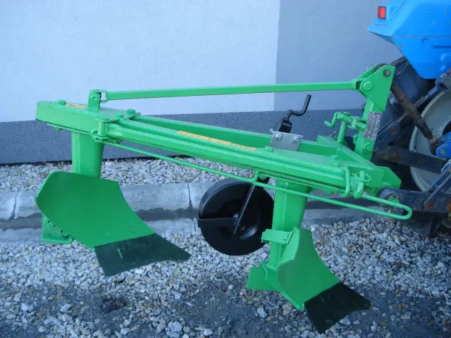  Pług do orania 2-skibowy do mini traktorka - kliknij i sprawdź ofertę